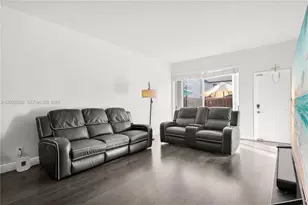 9581 SW 3rd St, Pembroke Pines, FL 33025 - Photo 4