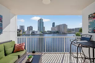 121 Golden Isles Dr, Hallandale Beach, FL 33009 - Photo 20