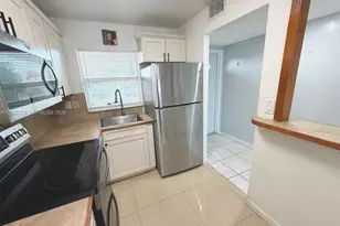 9281 Sunrise Lakes Blvd, Sunrise, FL 33322 - Photo 6