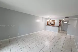 9281 Sunrise Lakes Blvd, Sunrise, FL 33322 - Photo 16