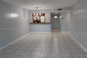 9281 Sunrise Lakes Blvd, Sunrise, FL 33322 - Photo 20