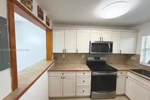 9281 Sunrise Lakes Blvd, Sunrise, FL 33322 - Photo 2