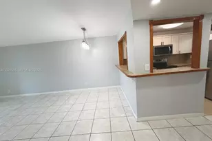 9281 Sunrise Lakes Blvd, Sunrise, FL 33322 - Photo 14