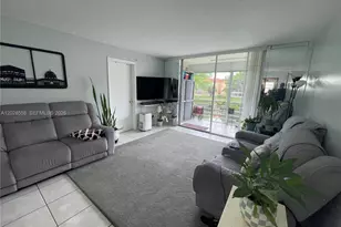 9281 Sunrise Lakes Blvd, Sunrise, FL 33322 - Photo 8