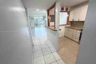 9281 Sunrise Lakes Blvd, Sunrise, FL 33322 - Photo 12