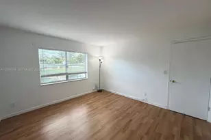 9281 Sunrise Lakes Blvd, Sunrise, FL 33322 - Photo 24