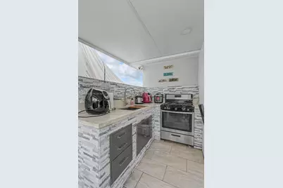 10345 NW 35th Ct, Miami, FL 33147 - Photo 28