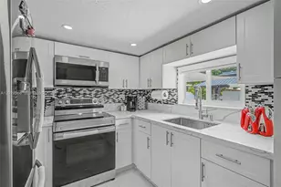 10345 NW 35th Ct, Miami, FL 33147 - Photo 6