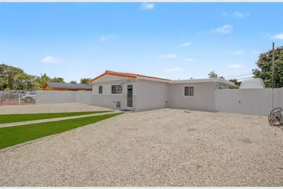 10345 NW 35th Ct, Miami, FL 33147 - Photo 42