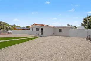 10345 NW 35th Ct, Miami, FL 33147 - Photo 42