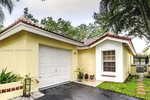 1341 Seagrape Cir, Weston, FL 33326 - Photo 1