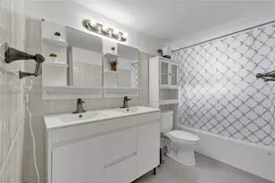 7133 Bay Dr, Miami Beach, FL 33141 - Photo 8