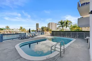 7133 Bay Dr, Miami Beach, FL 33141 - Photo 12
