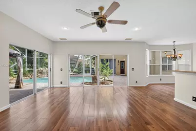 8226 NW 41st St, Coral Springs, FL 33065 - Photo 18