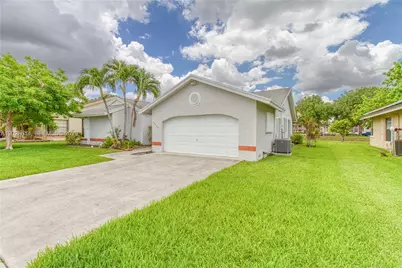 10360 NW 31st Ct, Sunrise, FL 33351 - Photo 4