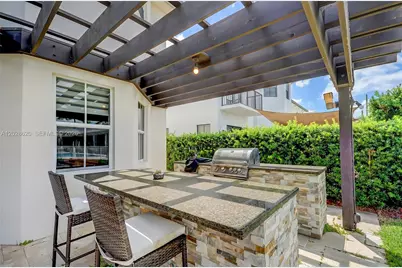 10555 NW 69th Ter, Doral, FL 33178 - Photo 10