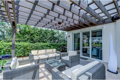 10555 NW 69th Ter, Doral, FL 33178 - Photo 2