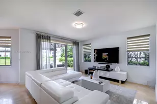 10555 NW 69th Terrace, Doral, FL 33178 - Photo 24