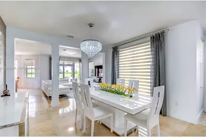 10555 NW 69th Ter, Doral, FL 33178 - Photo 10