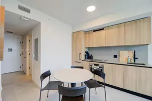 121 NE 5th St, Miami, FL 33132 - Photo 10