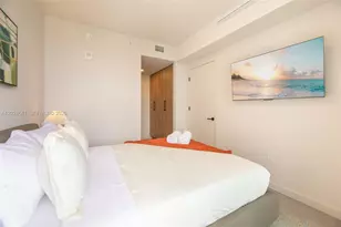 121 NE 5th St, Miami, FL 33132 - Photo 14
