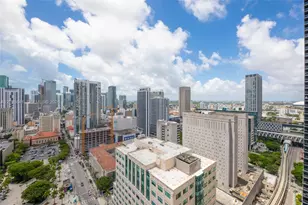 121 NE 5th St, Miami, FL 33132 - Photo 16