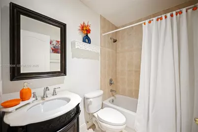 7819 NW 166th Ter, Miami Lakes, FL 33016 - Photo 24