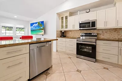 7819 NW 166th Ter, Miami Lakes, FL 33016 - Photo 12