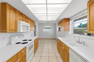 2210 N 52nd Ave, Hollywood, FL 33021 - Photo 14