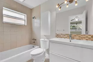 4805 NW 35th St, Lauderdale Lakes, FL 33319 - Photo 12