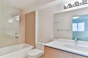 600 NE 27th St, Miami, FL 33137 - Photo 12