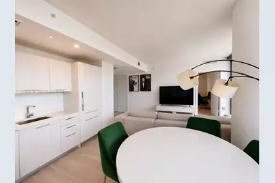 55 SW 9th St #3201, Miami, FL 33130 - Photo 10