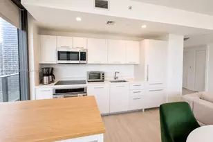 55 SW 9th St, Miami, FL 33130 - Photo 8