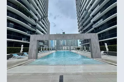 55 SW 9th St #3201, Miami, FL 33130 - Photo 2