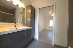 8420 NW 10th St, Pembroke Pines, FL 33024 - Photo 24