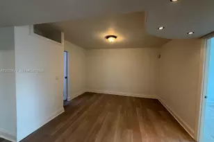 492 NW 165th St Rd, Miami, FL 33169 - Photo 18