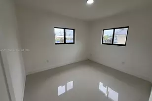 1800 NW 18th Terrace, Miami, FL 33125 - Photo 16
