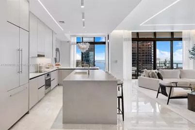 88 SW 7th St #4001, Miami, FL 33130 - Photo 4