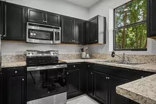 215 SE 37th Pl, Homestead, FL 33033 - Photo 6