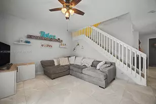 215 SE 37th Pl, Homestead, FL 33033 - Photo 8