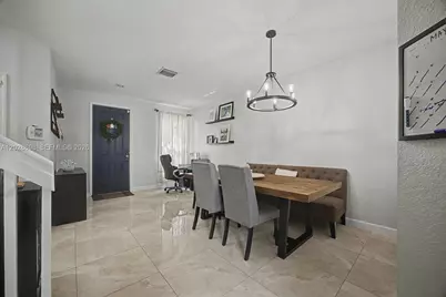 215 SE 37th Pl, Homestead, FL 33033 - Photo 4