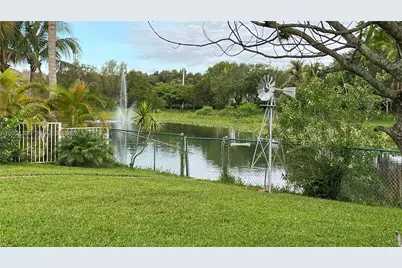 19409 NW 24th Pl, Pembroke Pines, FL 33029 - Photo 42