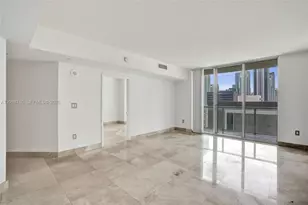 55 SE 6th St, Miami, FL 33131 - Photo 8