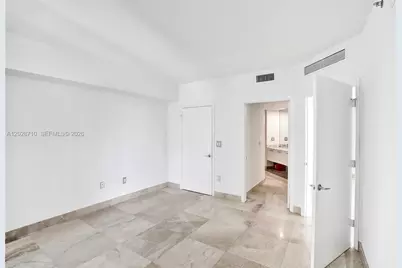 55 SE 6th St #1502, Miami, FL 33131 - Photo 12