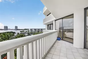 1000 Island Blvd, Aventura, FL 33160 - Photo 18