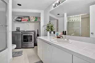 1000 Island Blvd, Aventura, FL 33160 - Photo 22