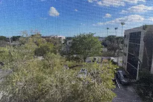 8625 NW 8th St, Miami, FL 33126 - Photo 20
