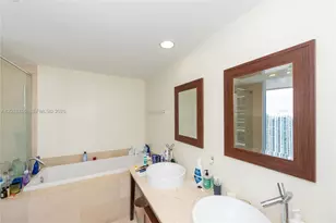 475 Brickell Ave, Miami, FL 33131 - Photo 14