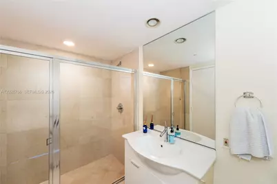 475 Brickell Ave #4213, Miami, FL 33131 - Photo 18