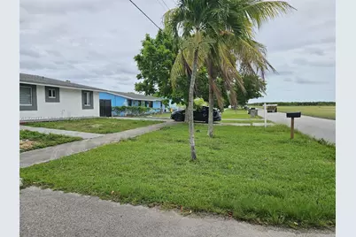 75 SW 18th Ave, Homestead, FL 33030 - Photo 4